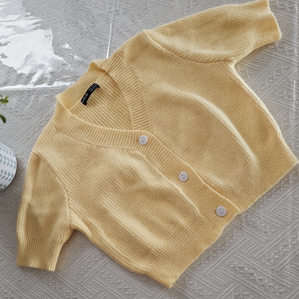 Short sleeve Cropped button cardigan